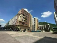 西乡大型工业园1-2各层单层3300平，1楼租45，楼上租2