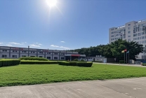 东莞凤岗单一层厂房仓库4300平出租，空地大